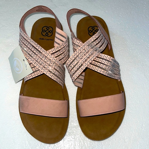 Daisy Fuentes | Shoes | Daisy Fuentes Ladies Sandal | Poshmark